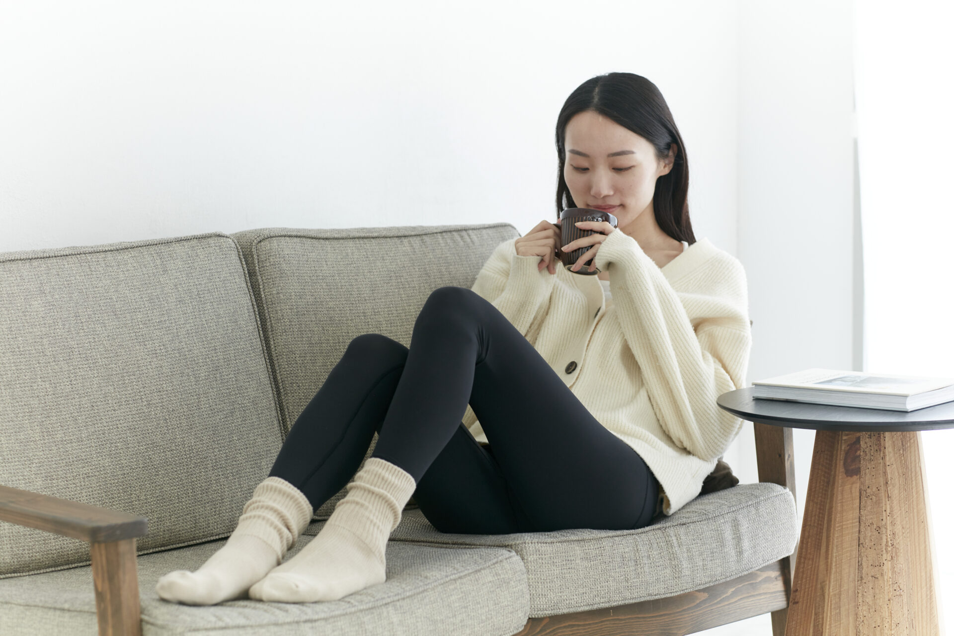整体レギンス新発売！日常生活が「ながら骨盤ケア」に変わる新感覚のはき心地