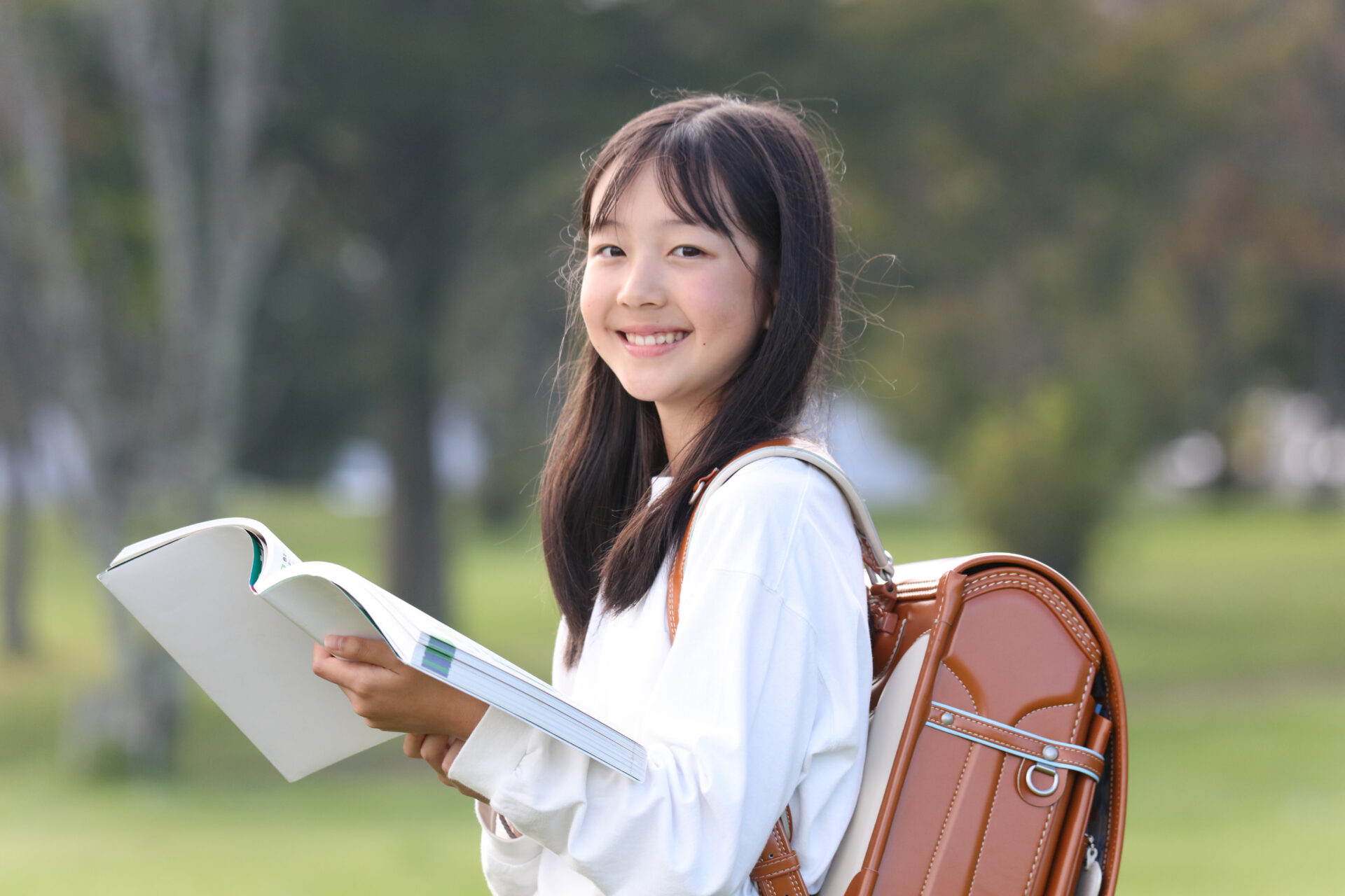 子どもの猫背を防ごう！ランドセル選びと背負い方
